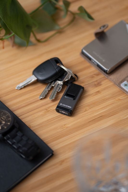 K4R LEDLENSER USB KEYCHAIN FLASHLIGHT - Image 3